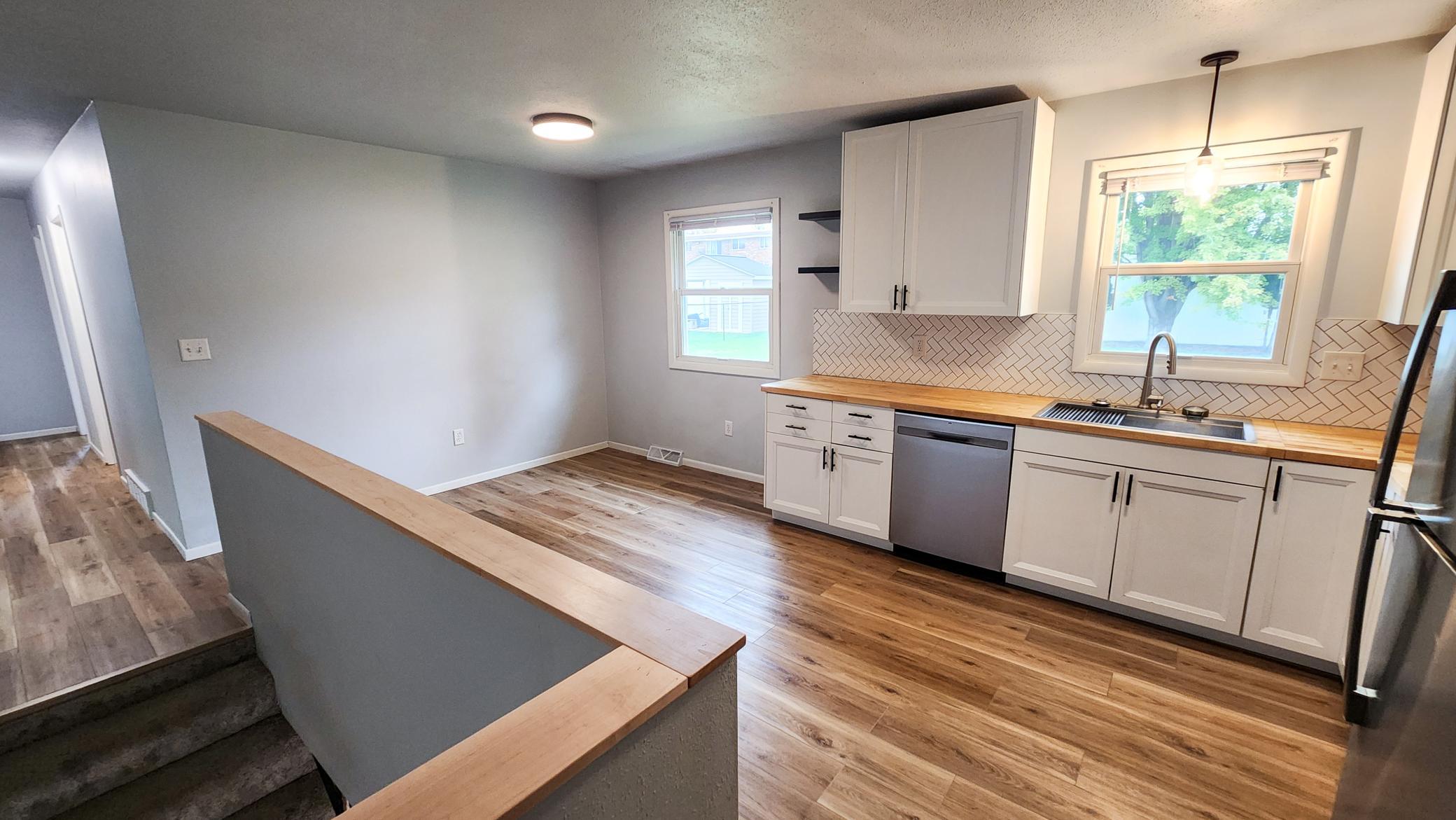 1971 single family home for sale at 1537 22nd Avenue S in Fargo, ND — 3 bed, 3 bath (photo 8 of 40)