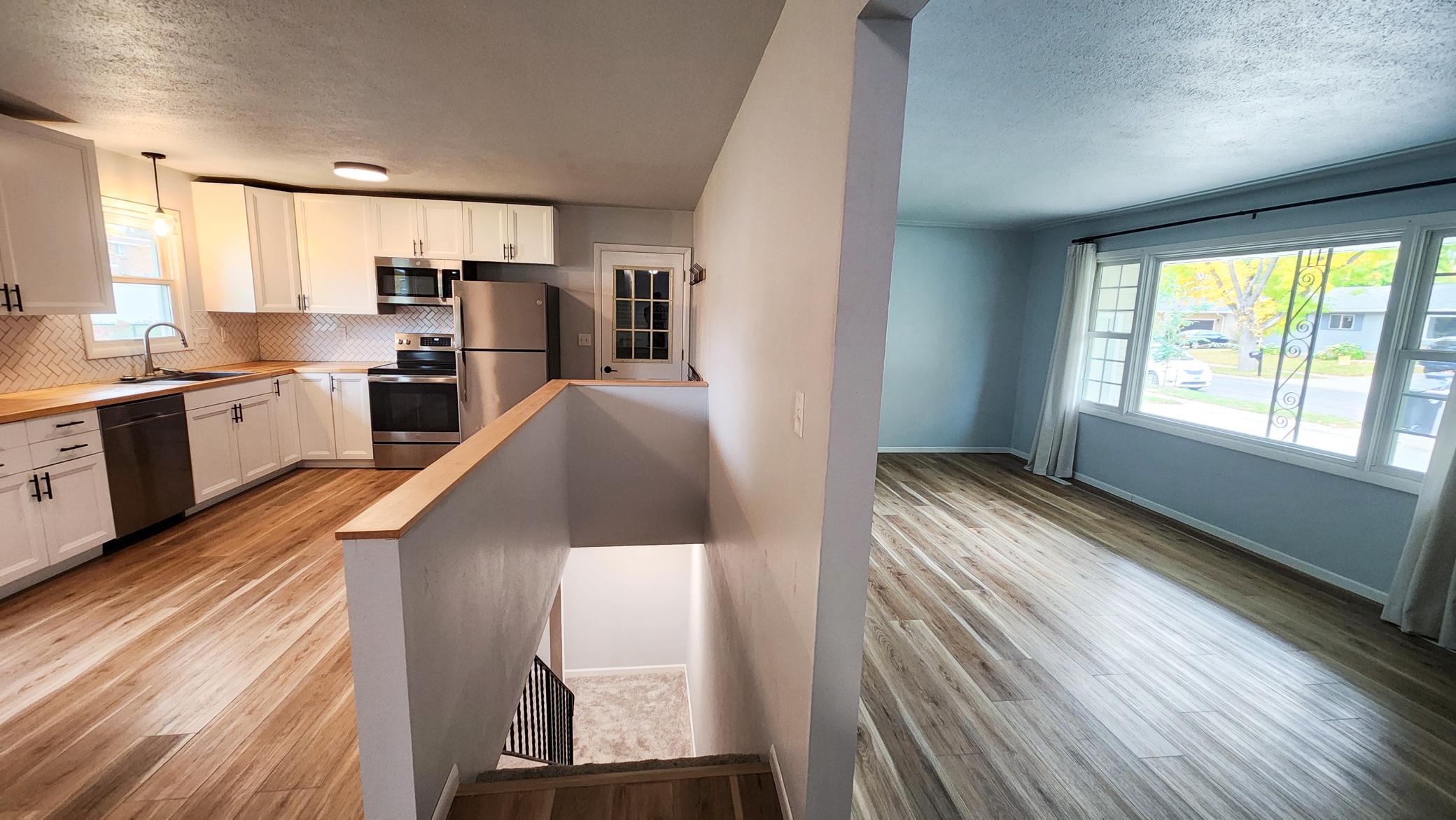 1971 single family home for sale at 1537 22nd Avenue S in Fargo, ND — 3 bed, 3 bath (photo 10 of 40)