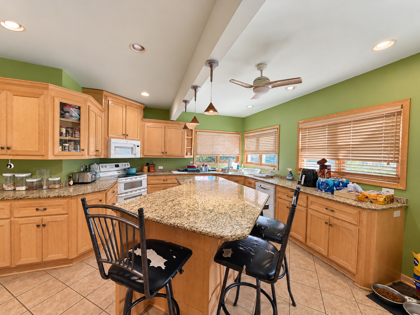 1931 single family home for sale at 612 4th Street S in Walker, MN — 4 bed, 3 bath (photo 11 of 44)