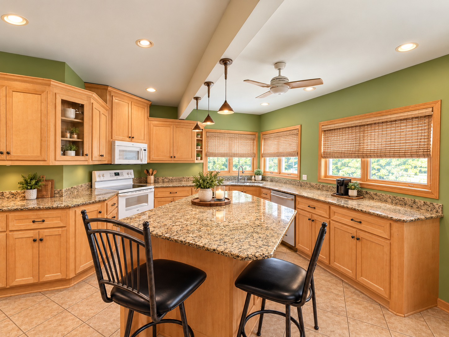 1931 single family home for sale at 612 4th Street S in Walker, MN — 4 bed, 3 bath (photo 12 of 44)