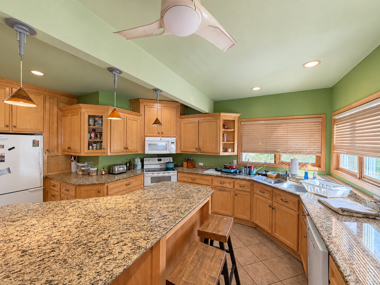 1931 single family home for sale at 612 4th Street S in Walker, MN — 4 bed, 3 bath (photo 13 of 44)