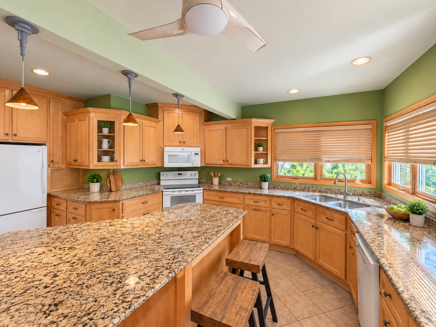 1931 single family home for sale at 612 4th Street S in Walker, MN — 4 bed, 3 bath (photo 14 of 44)