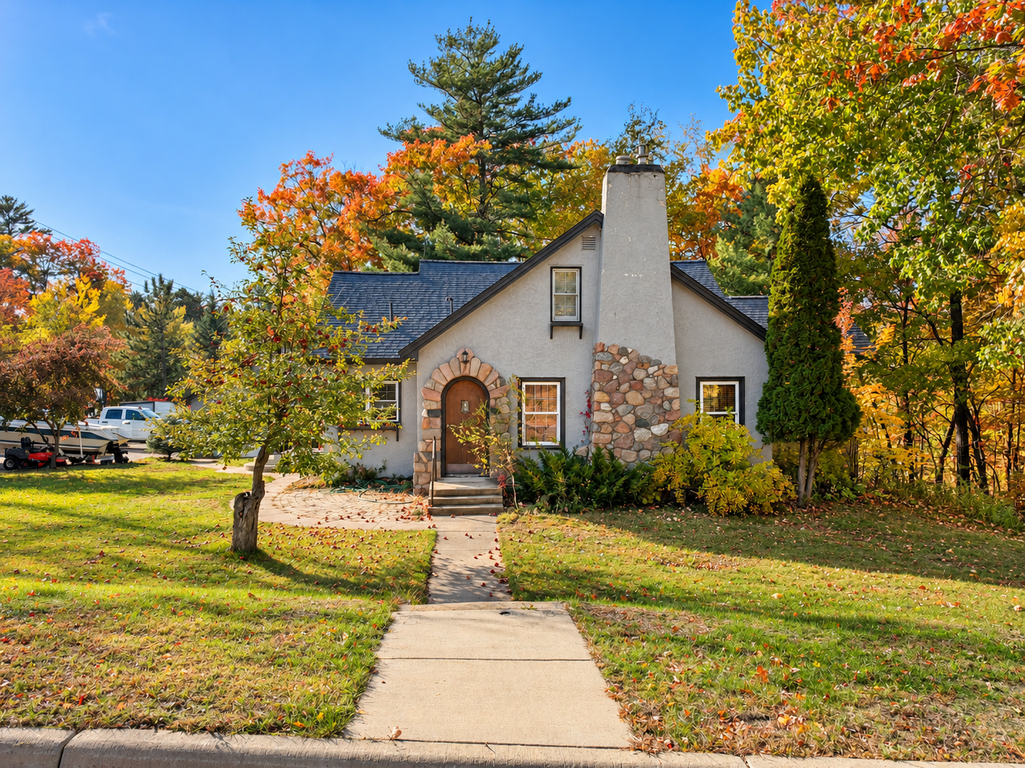 1931 single family home for sale at 612 4th Street S in Walker, MN — 4 bed, 3 bath (photo 4 of 44)