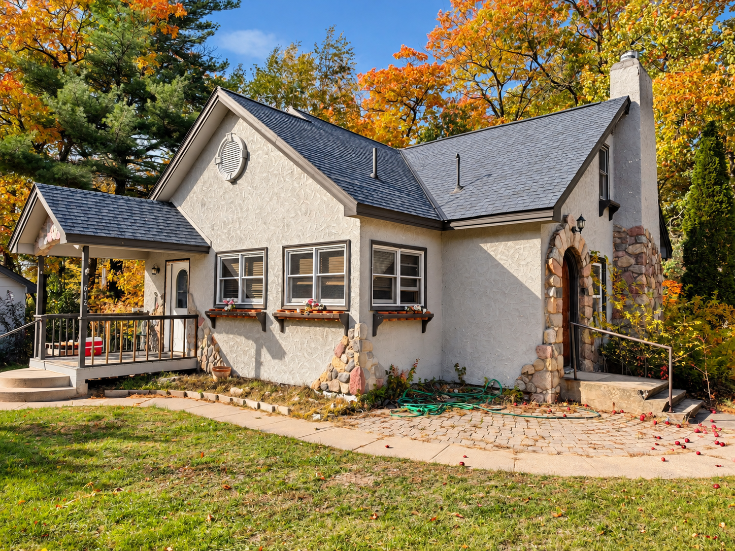 1931 single family home for sale at 612 4th Street S in Walker, MN — 4 bed, 3 bath (photo 5 of 44)