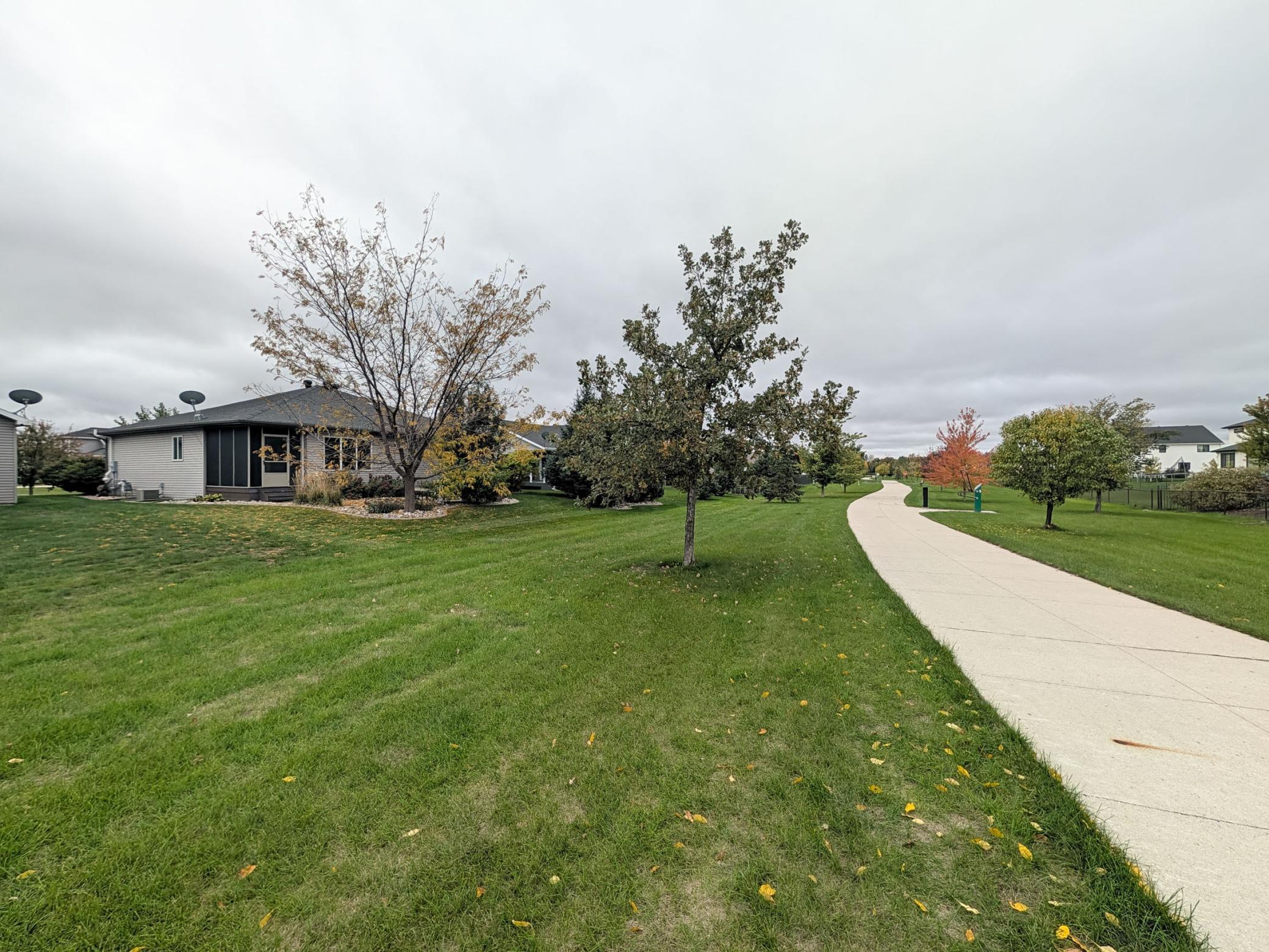 2012 single family home for sale at 222 30th Avenue E in West Fargo, ND — 3 bed, 2 bath (photo 11 of 56)
