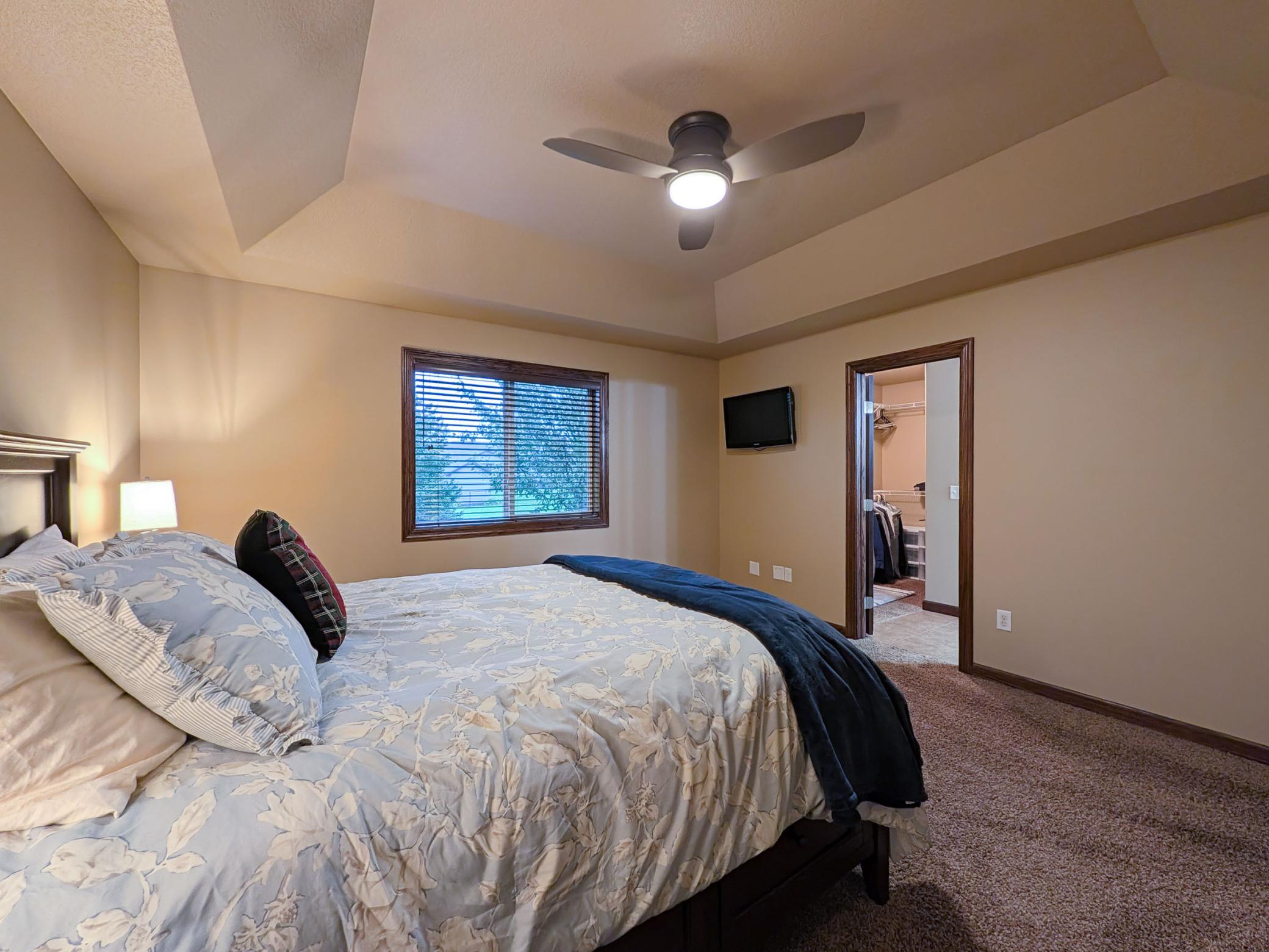 2012 single family home for sale at 222 30th Avenue E in West Fargo, ND — 3 bed, 2 bath (photo 30 of 56)