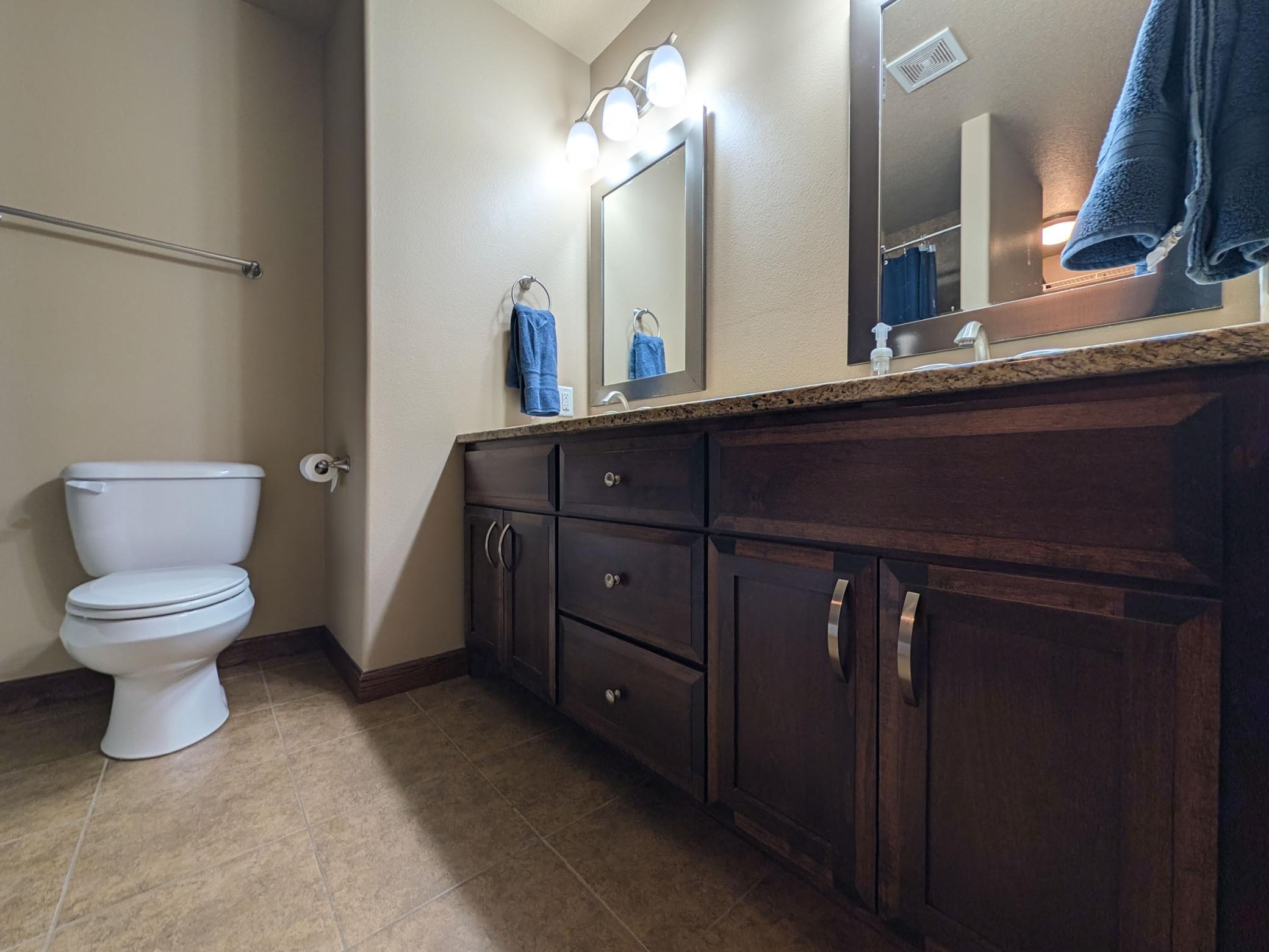 2012 single family home for sale at 222 30th Avenue E in West Fargo, ND — 3 bed, 2 bath (photo 33 of 56)