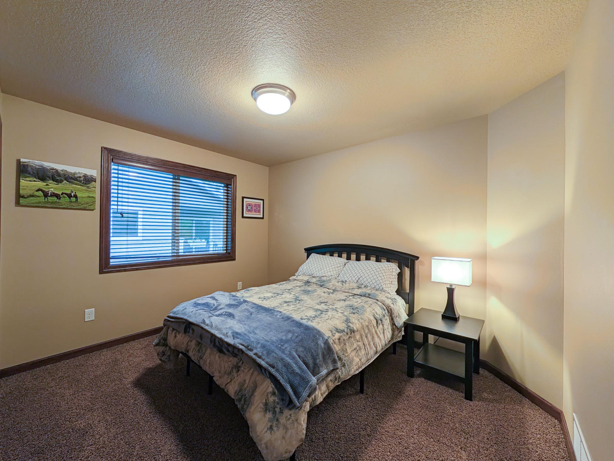 2012 single family home for sale at 222 30th Avenue E in West Fargo, ND — 3 bed, 2 bath (photo 36 of 56)