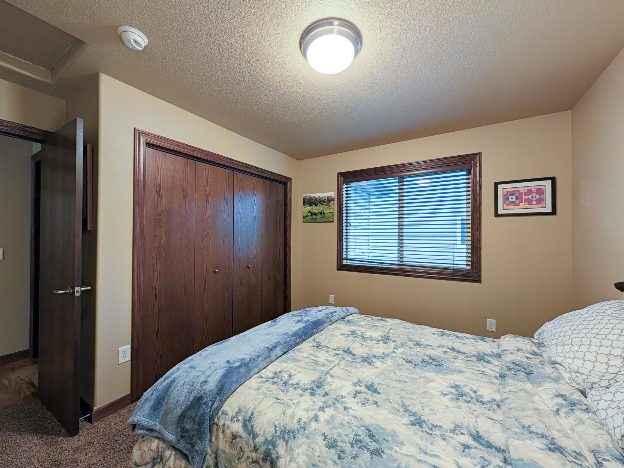 2012 single family home for sale at 222 30th Avenue E in West Fargo, ND — 3 bed, 2 bath (photo 37 of 56)