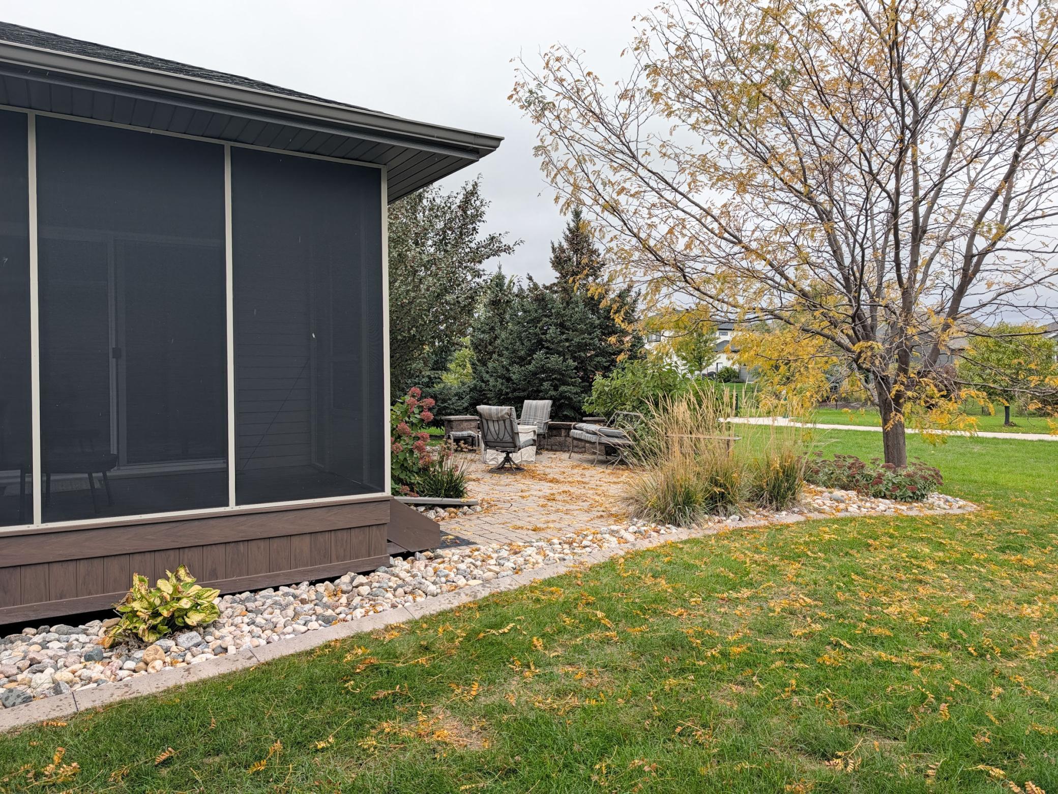 2012 single family home for sale at 222 30th Avenue E in West Fargo, ND — 3 bed, 2 bath (photo 7 of 56)