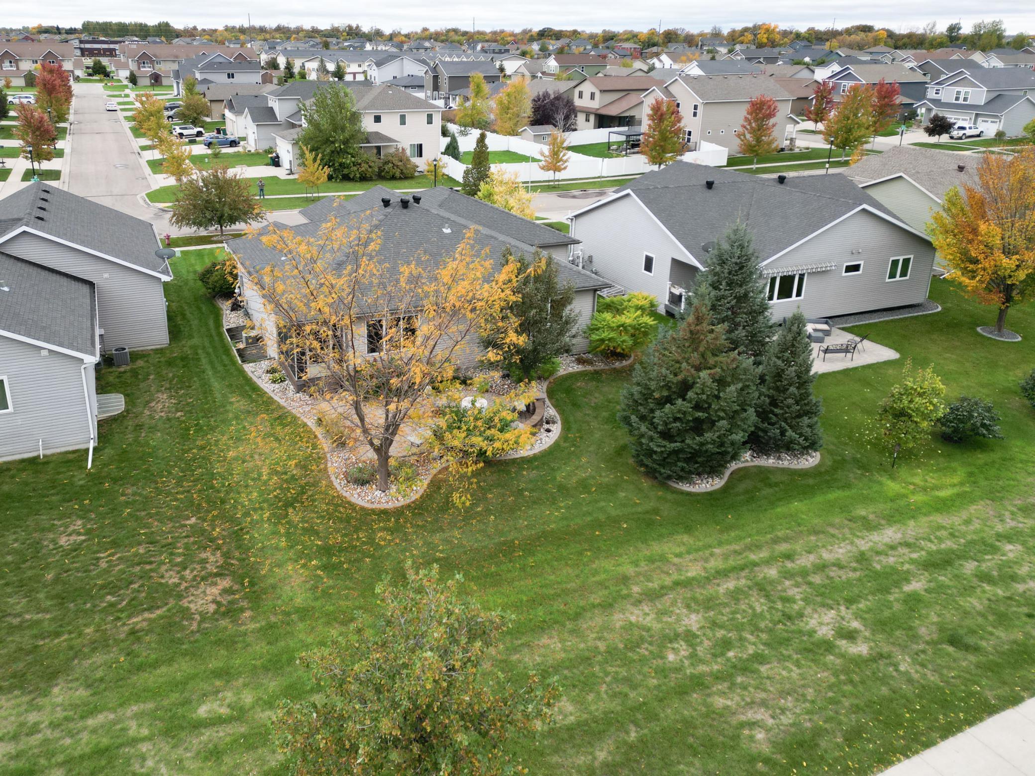 2012 single family home for sale at 222 30th Avenue E in West Fargo, ND — 3 bed, 2 bath (photo 10 of 56)