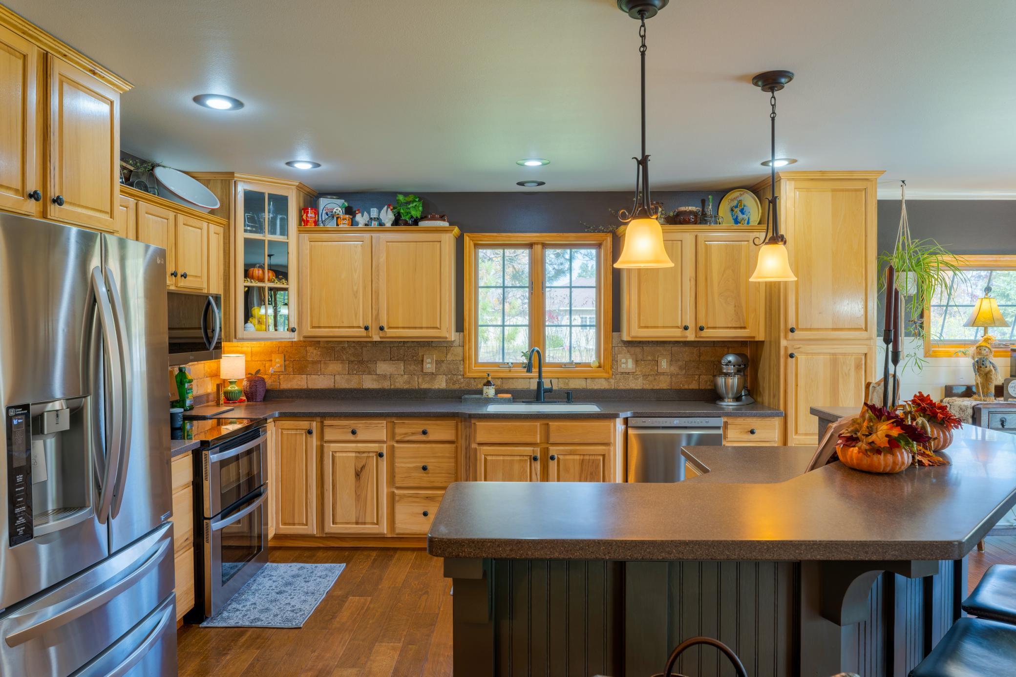 2003 single family home for sale at 388 Kalee Court SW in Bemidji, MN — 4 bed, 3 bath (photo 4 of 40)