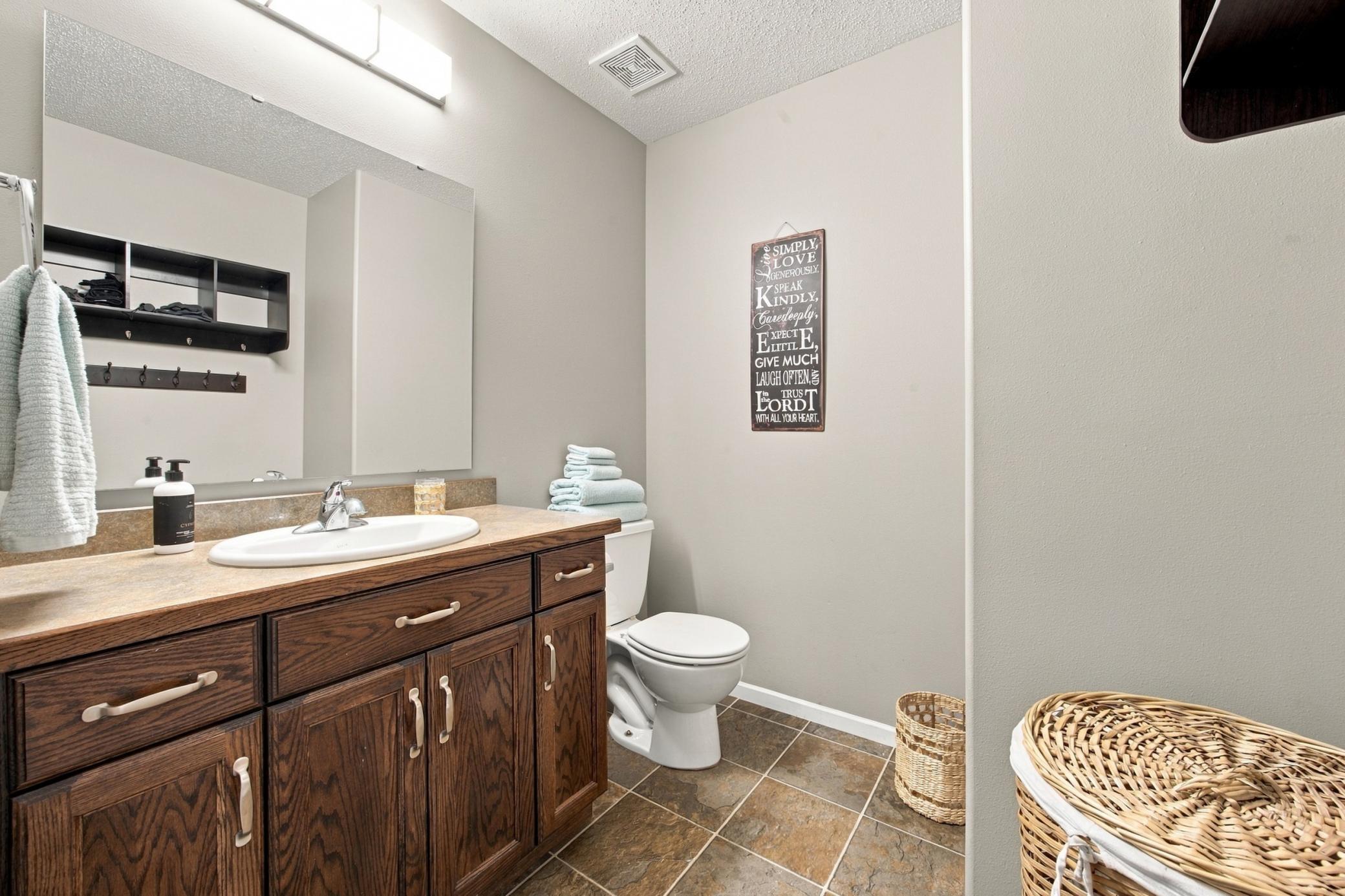 2010 single family home for sale at 3449 Loberg Lane in West Fargo, ND — 4 bed, 4 bath (photo 16 of 48)