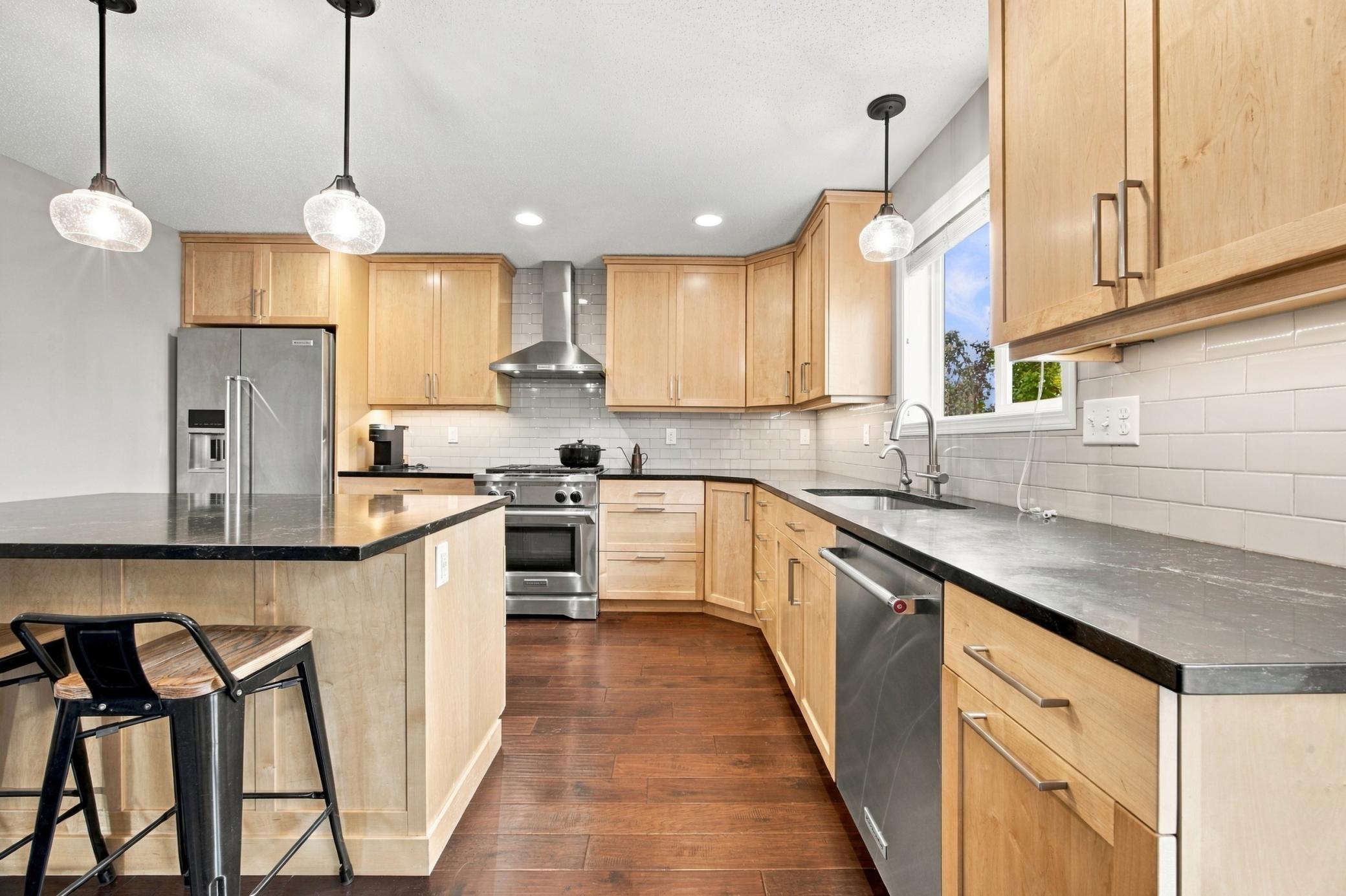 2010 single family home for sale at 3449 Loberg Lane in West Fargo, ND — 4 bed, 4 bath (photo 10 of 48)
