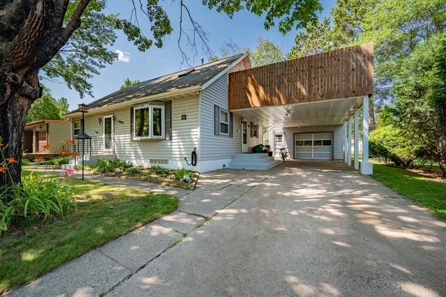 1958 single family home for sale at 1403 SW 1st Avenue in Grand Rapids, MN — 3 bed, 2 bath (photo 4 of 26)