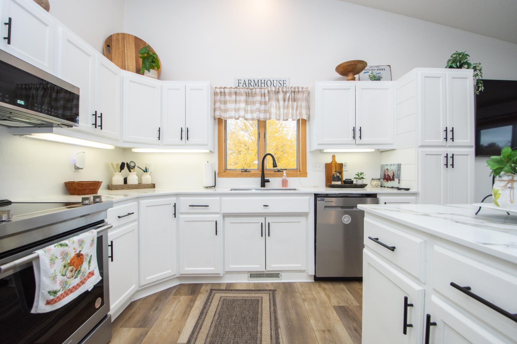 1995 twin home for sale at 3234 35th Avenue S in Fargo, ND — 3 bed, 2 bath (photo 14 of 46)