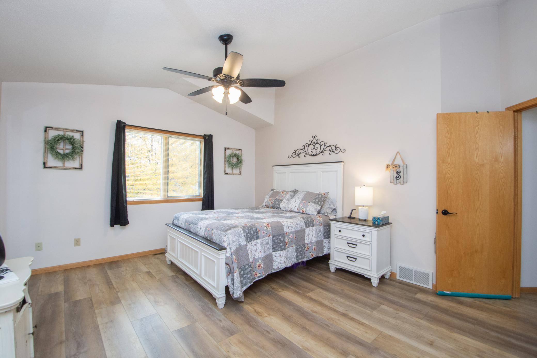 1995 twin home for sale at 3234 35th Avenue S in Fargo, ND — 3 bed, 2 bath (photo 18 of 46)