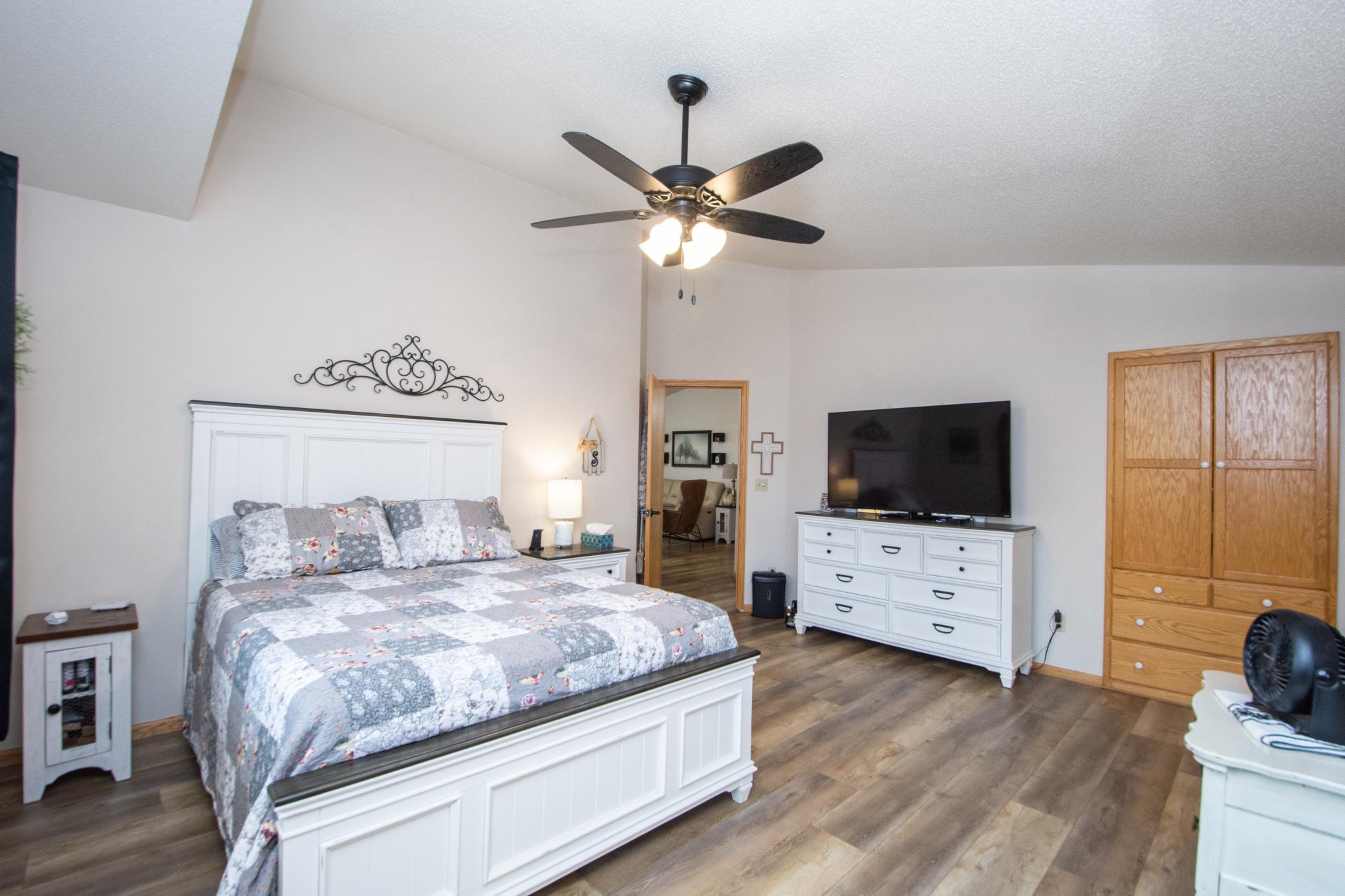 1995 twin home for sale at 3234 35th Avenue S in Fargo, ND — 3 bed, 2 bath (photo 19 of 46)