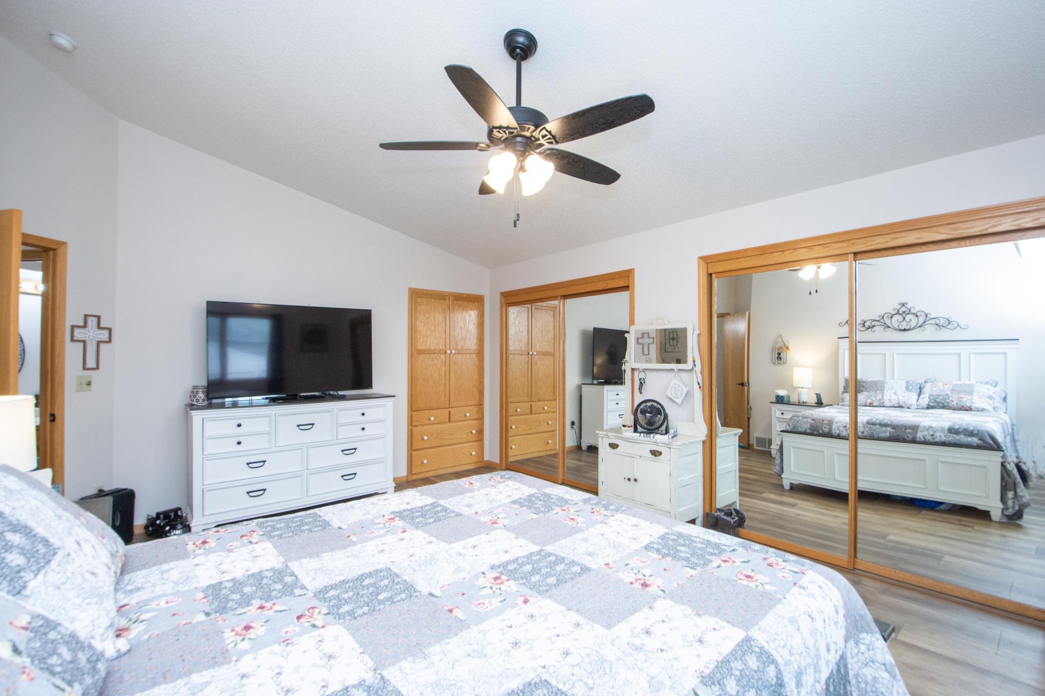 1995 twin home for sale at 3234 35th Avenue S in Fargo, ND — 3 bed, 2 bath (photo 20 of 46)