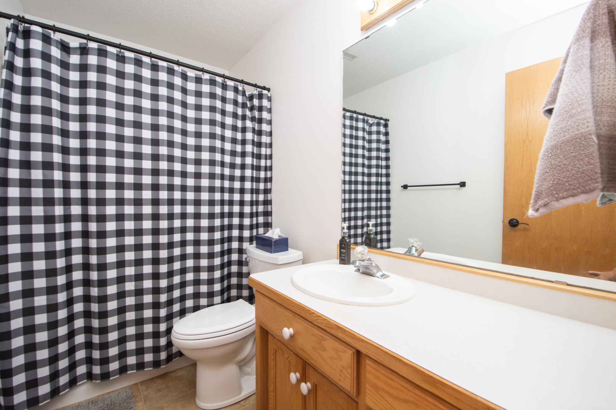 1995 twin home for sale at 3234 35th Avenue S in Fargo, ND — 3 bed, 2 bath (photo 29 of 46)