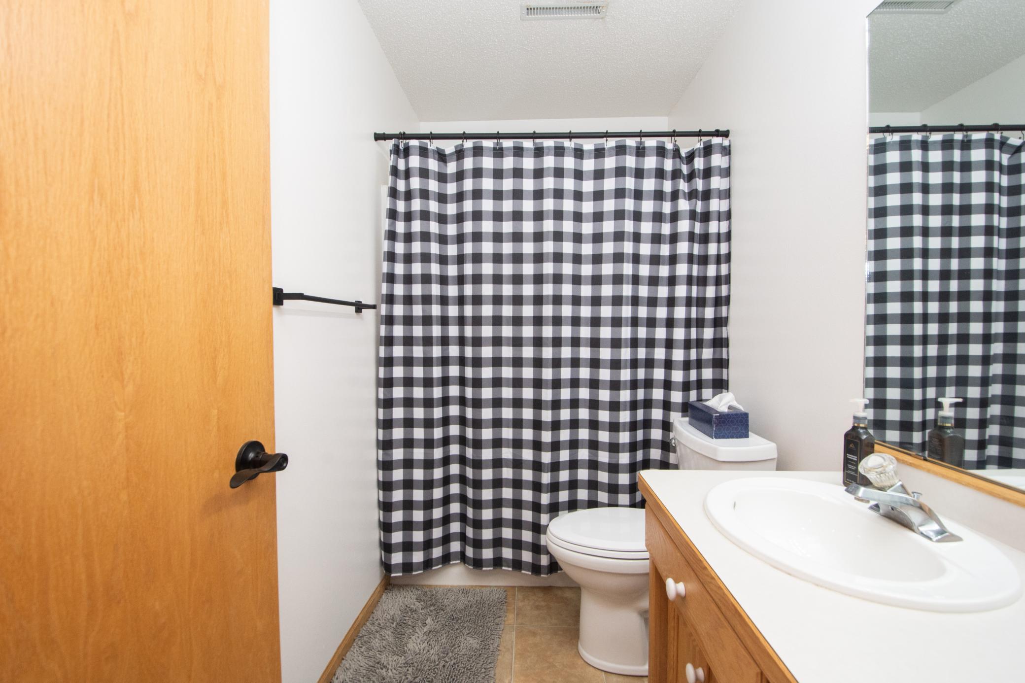 1995 twin home for sale at 3234 35th Avenue S in Fargo, ND — 3 bed, 2 bath (photo 30 of 46)