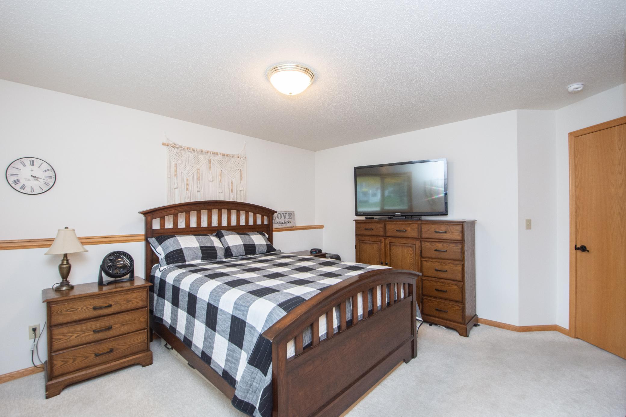 1995 twin home for sale at 3234 35th Avenue S in Fargo, ND — 3 bed, 2 bath (photo 33 of 46)