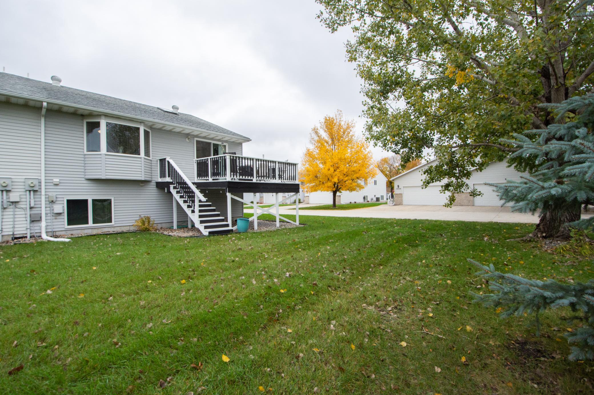 1995 twin home for sale at 3234 35th Avenue S in Fargo, ND — 3 bed, 2 bath (photo 40 of 46)