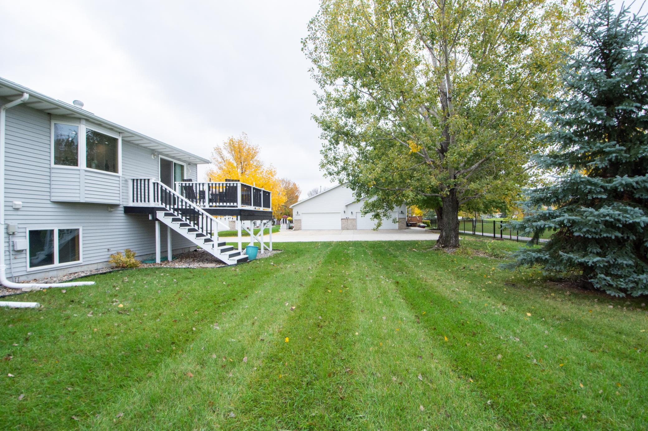1995 twin home for sale at 3234 35th Avenue S in Fargo, ND — 3 bed, 2 bath (photo 41 of 46)