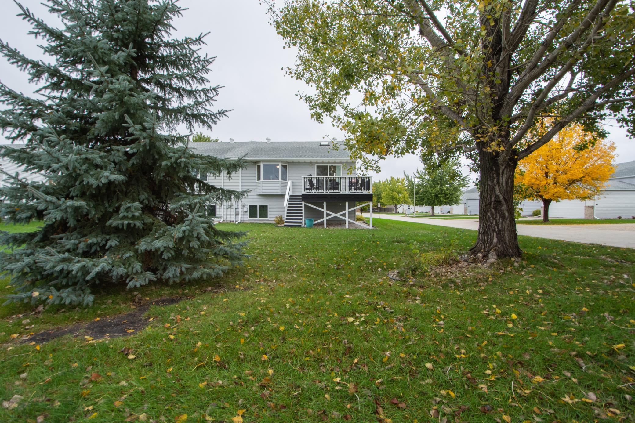1995 twin home for sale at 3234 35th Avenue S in Fargo, ND — 3 bed, 2 bath (photo 42 of 46)