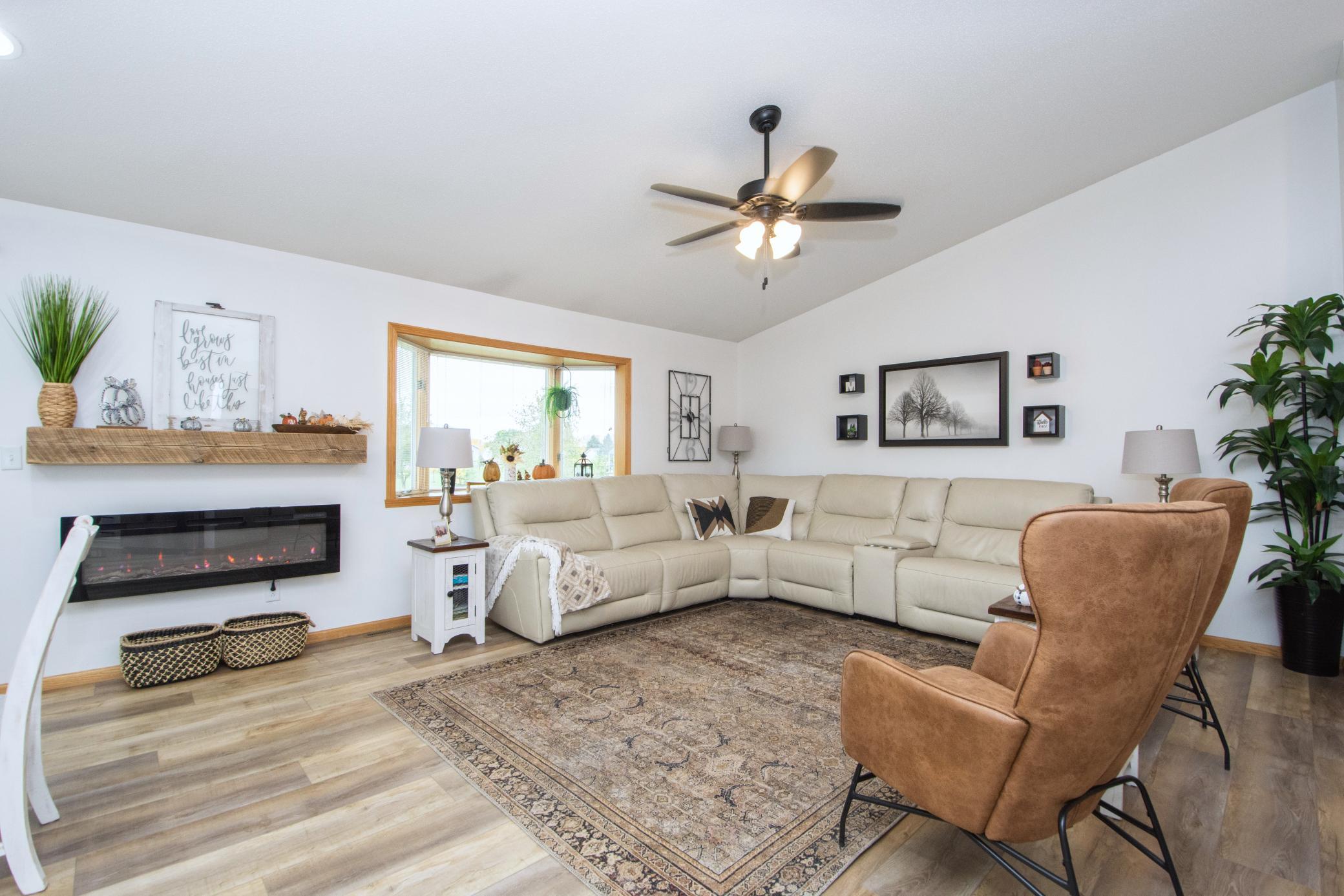 1995 twin home for sale at 3234 35th Avenue S in Fargo, ND — 3 bed, 2 bath (photo 8 of 46)