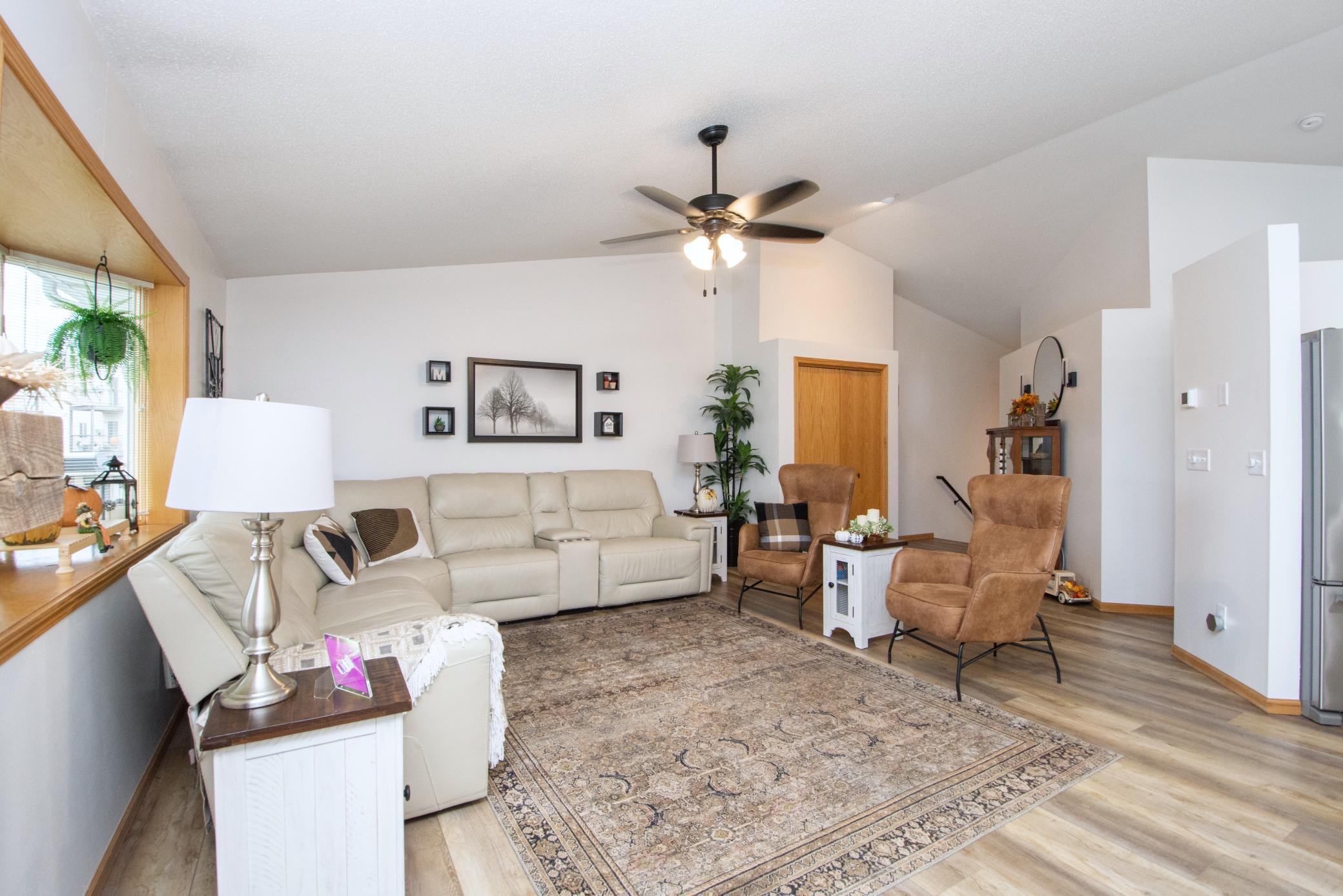1995 twin home for sale at 3234 35th Avenue S in Fargo, ND — 3 bed, 2 bath (photo 9 of 46)