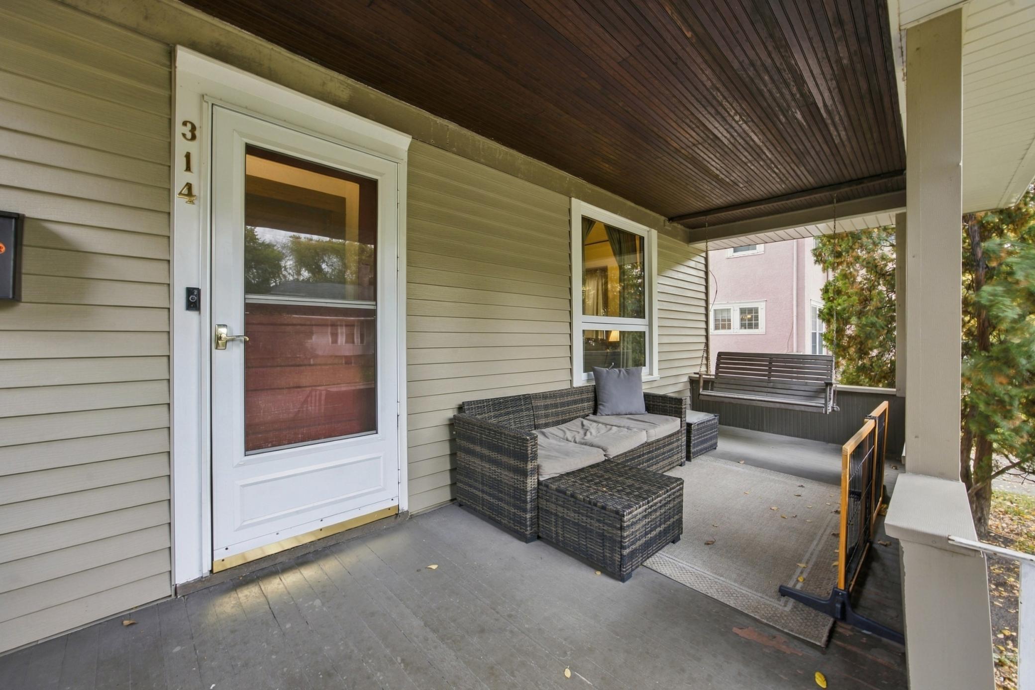 1912 single family home for sale at 314 Eddy Court S in Fargo, ND — 3 bed, 2 bath (photo 3 of 28)