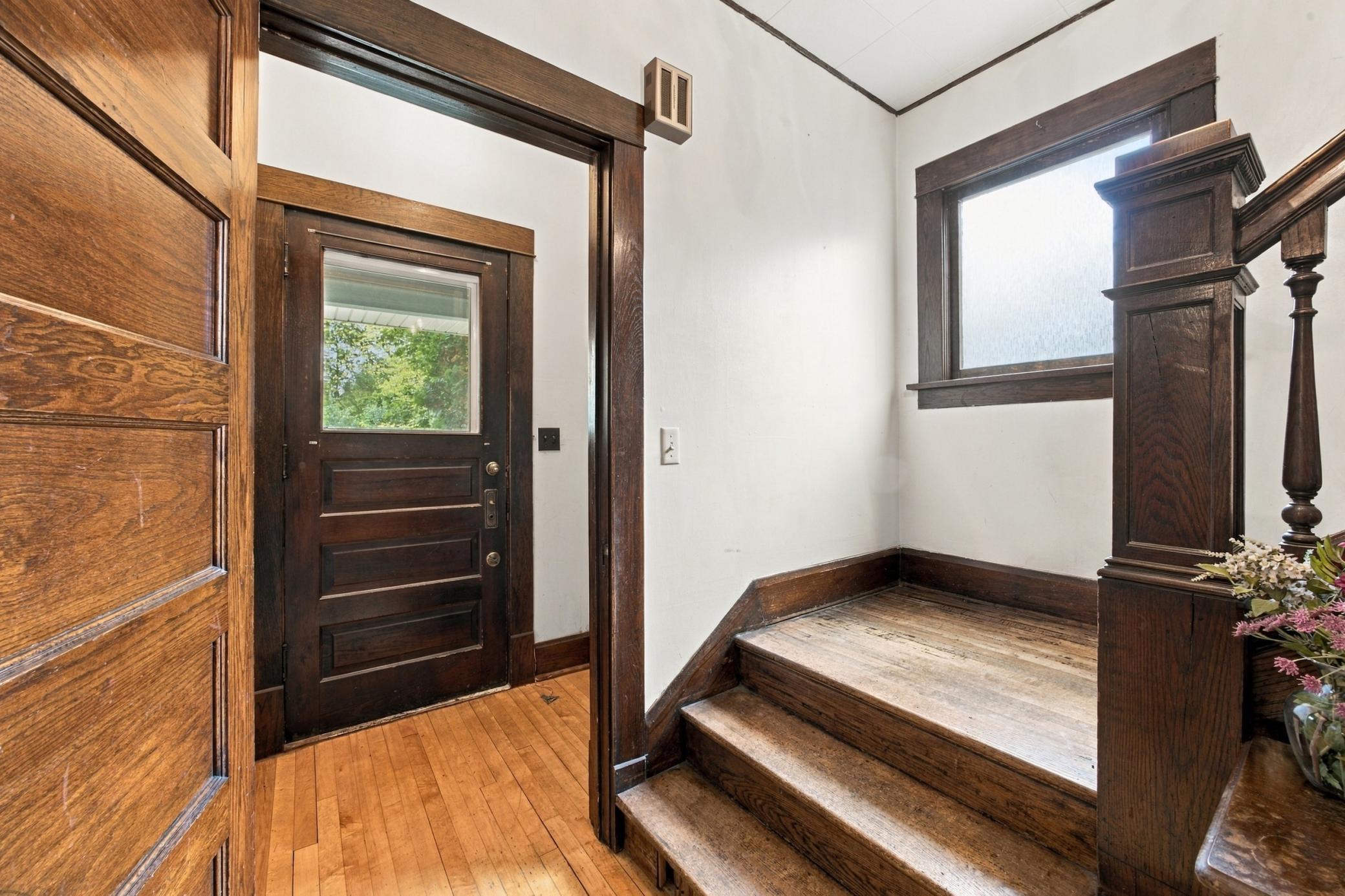 1912 single family home for sale at 314 Eddy Court S in Fargo, ND — 3 bed, 2 bath (photo 9 of 28)