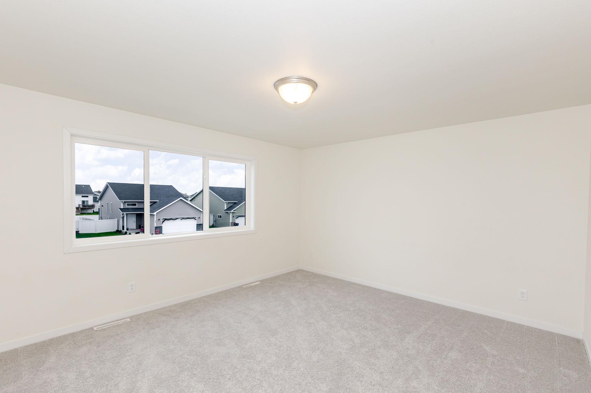 2024 single family home for sale at 2506 Fulton Loop S in Fargo, ND — 4 bed, 3 bath (photo 21 of 45)