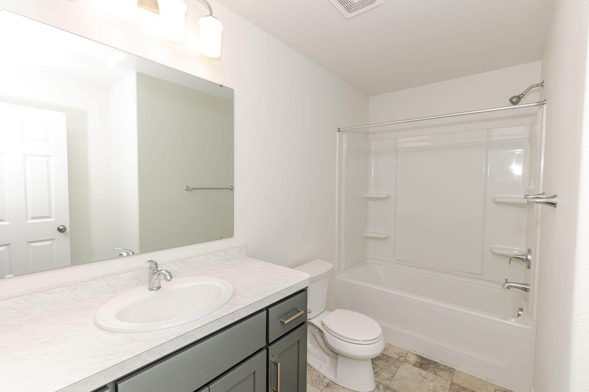 2024 single family home for sale at 2506 Fulton Loop S in Fargo, ND — 4 bed, 3 bath (photo 27 of 45)