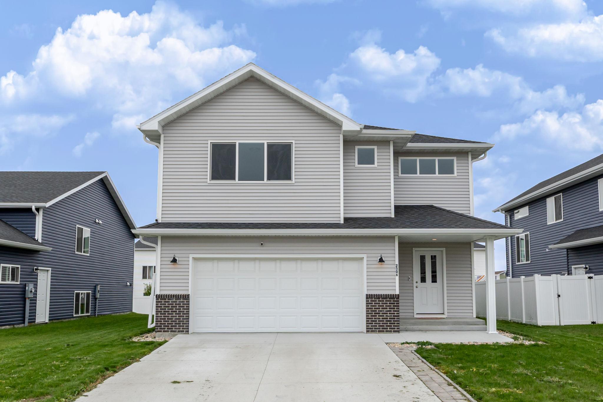 2024 single family home for sale at 2506 Fulton Loop S in Fargo, ND — 4 bed, 3 bath (photo 4 of 45)