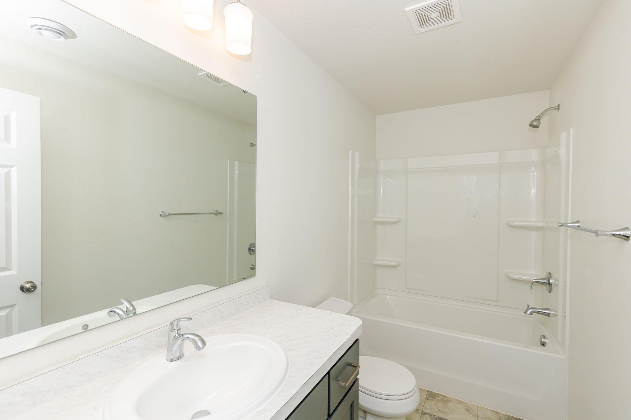 2024 single family home for sale at 2506 Fulton Loop S in Fargo, ND — 4 bed, 3 bath (photo 34 of 45)
