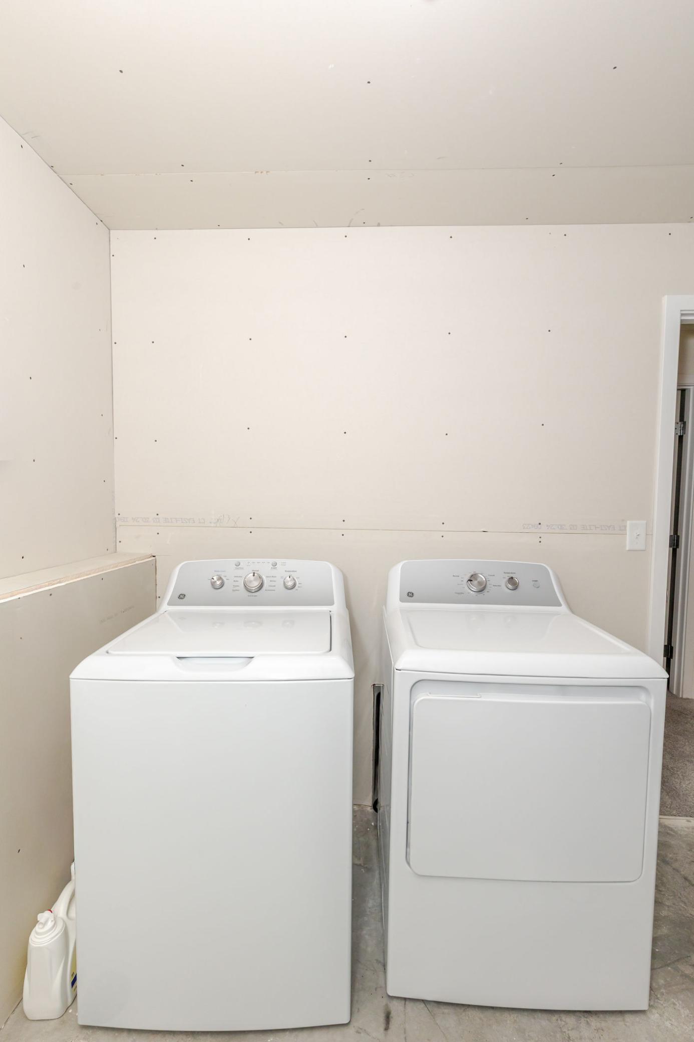 2024 single family home for sale at 2506 Fulton Loop S in Fargo, ND — 4 bed, 3 bath (photo 36 of 45)