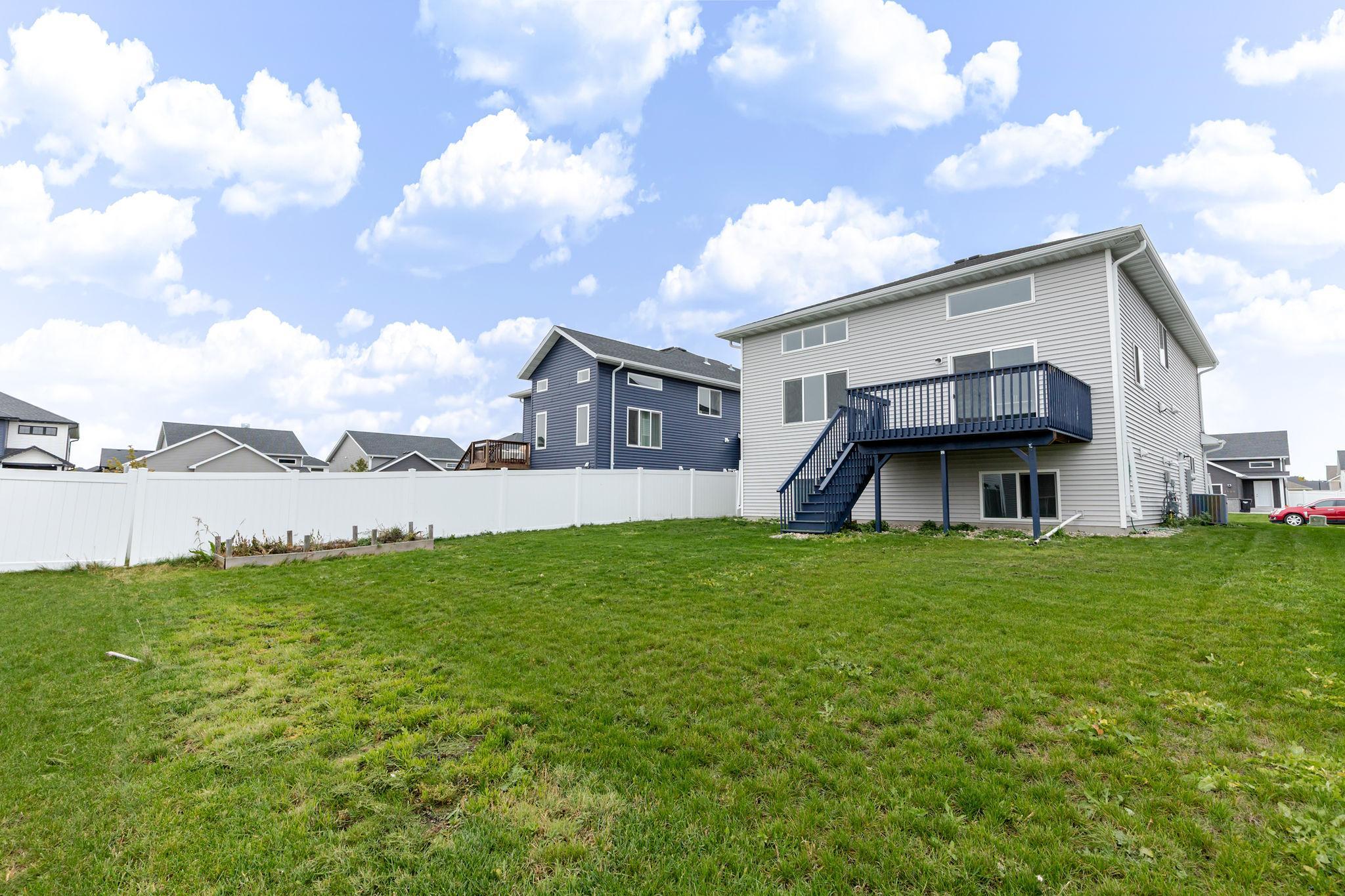2024 single family home for sale at 2506 Fulton Loop S in Fargo, ND — 4 bed, 3 bath (photo 40 of 45)