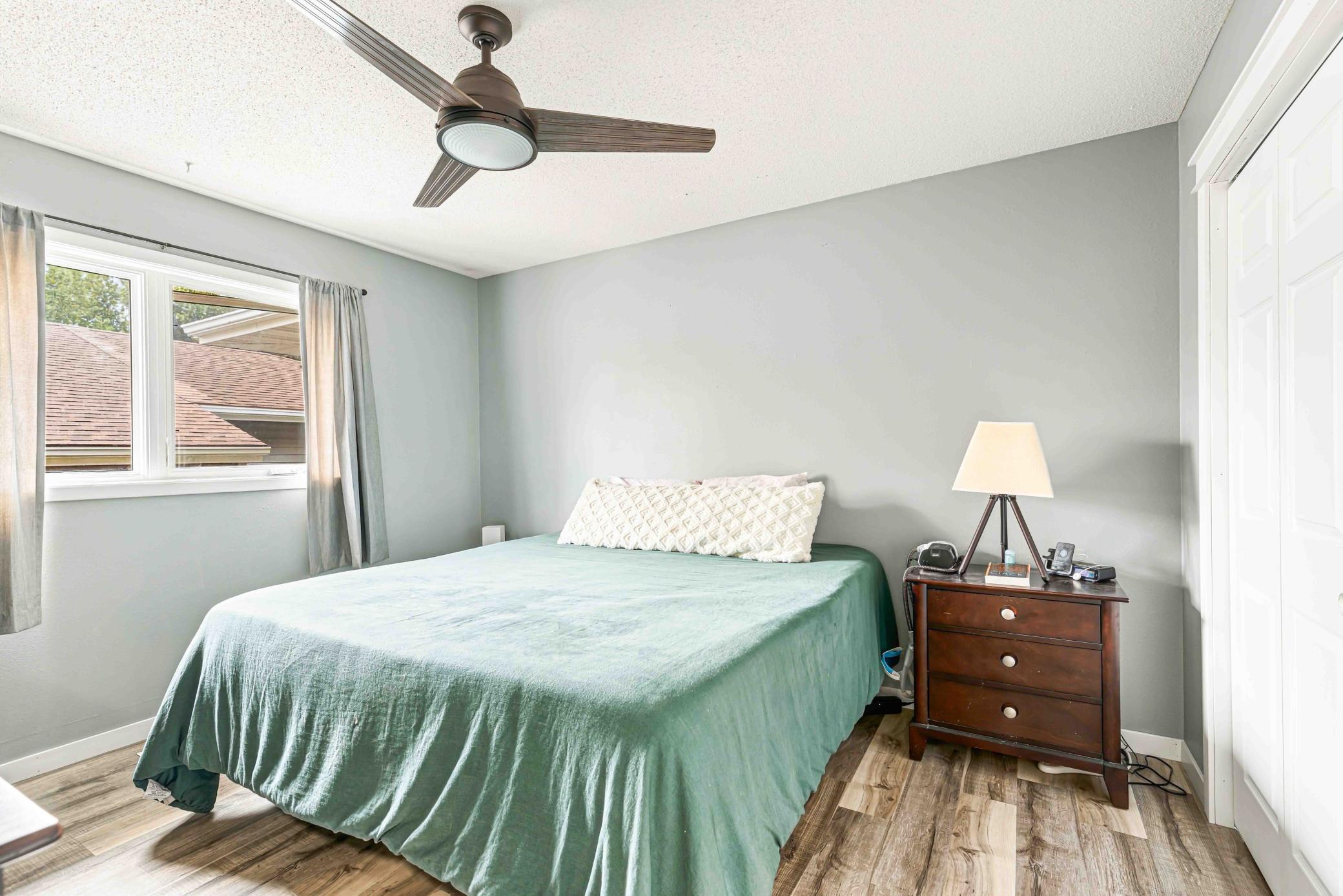 1979 twin home for sale at 1326 35th Avenue S in Moorhead, MN — 5 bed, 2 bath (photo 19 of 34)