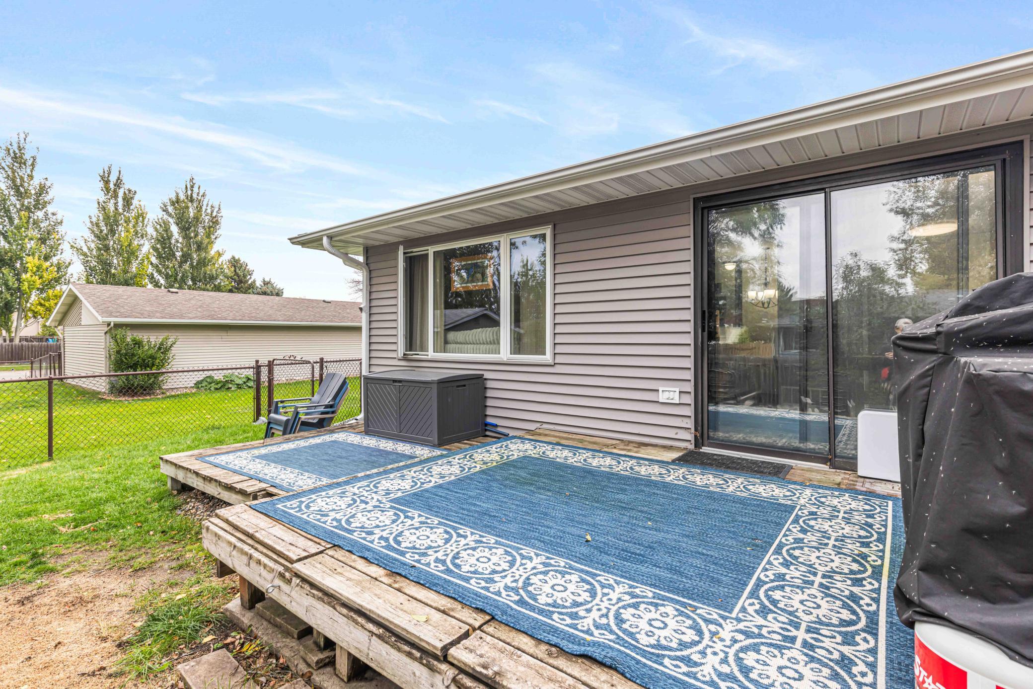 1979 twin home for sale at 1326 35th Avenue S in Moorhead, MN — 5 bed, 2 bath (photo 4 of 34)