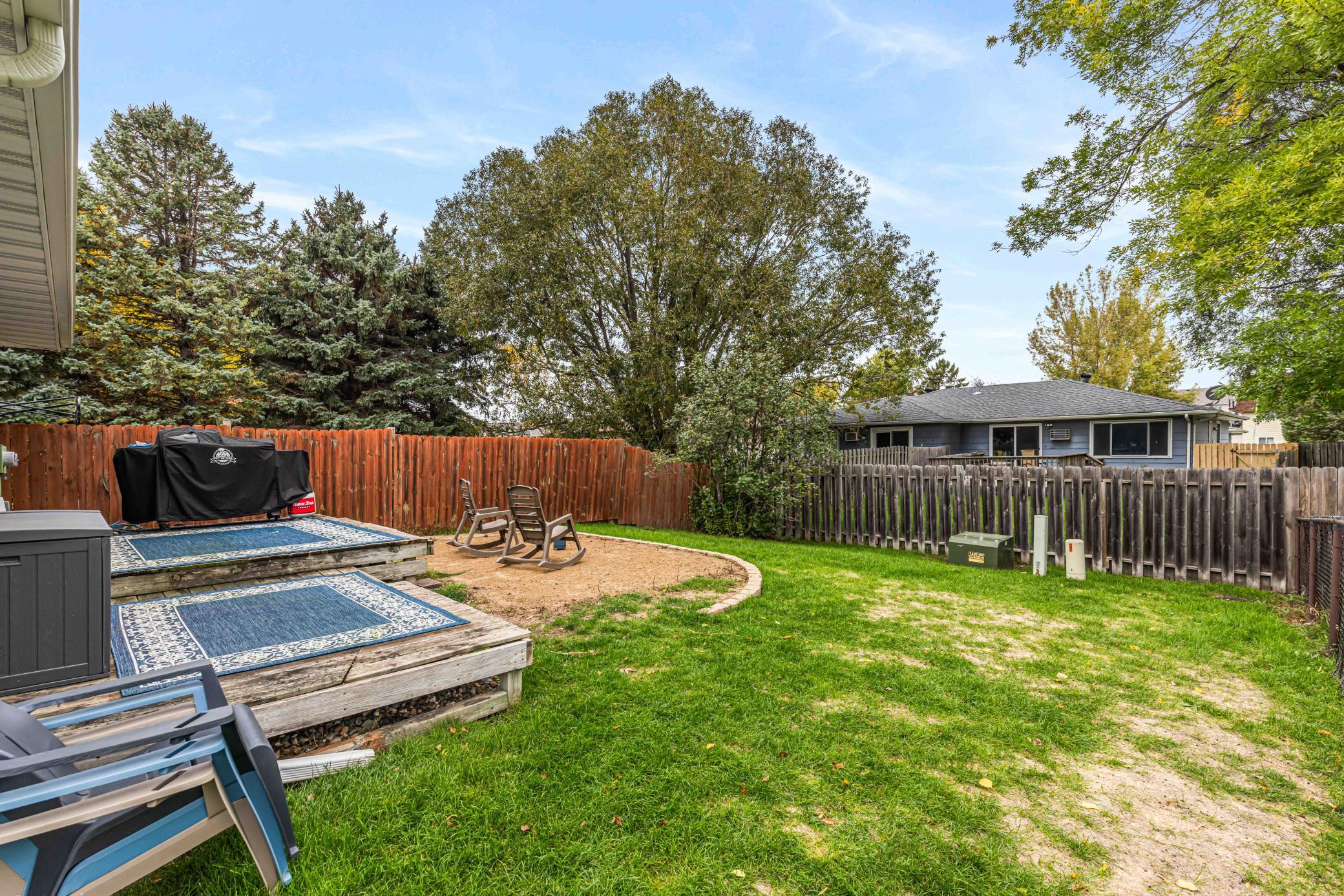 1979 twin home for sale at 1326 35th Avenue S in Moorhead, MN — 5 bed, 2 bath (photo 6 of 34)