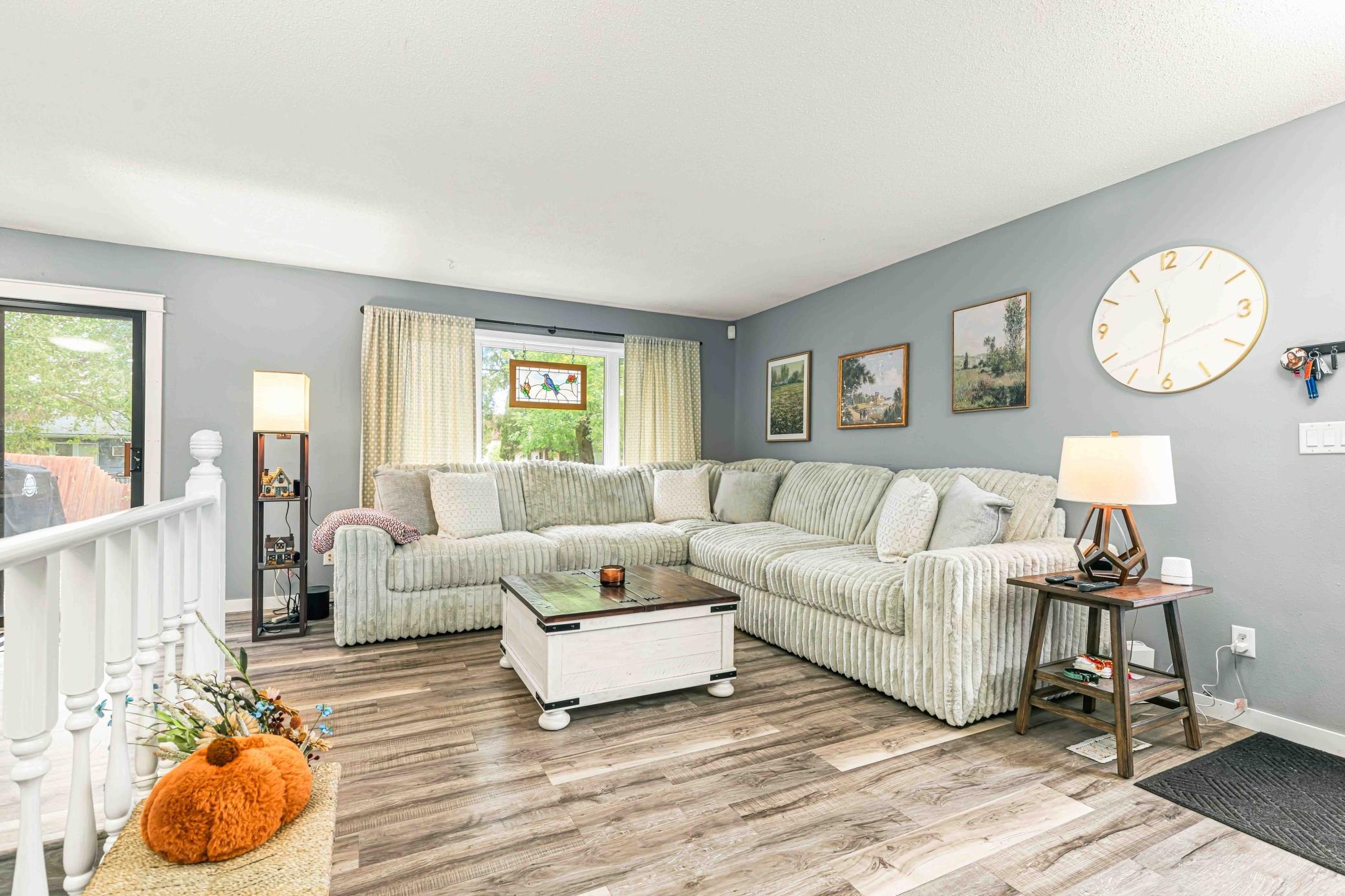 1979 twin home for sale at 1326 35th Avenue S in Moorhead, MN — 5 bed, 2 bath (photo 8 of 34)