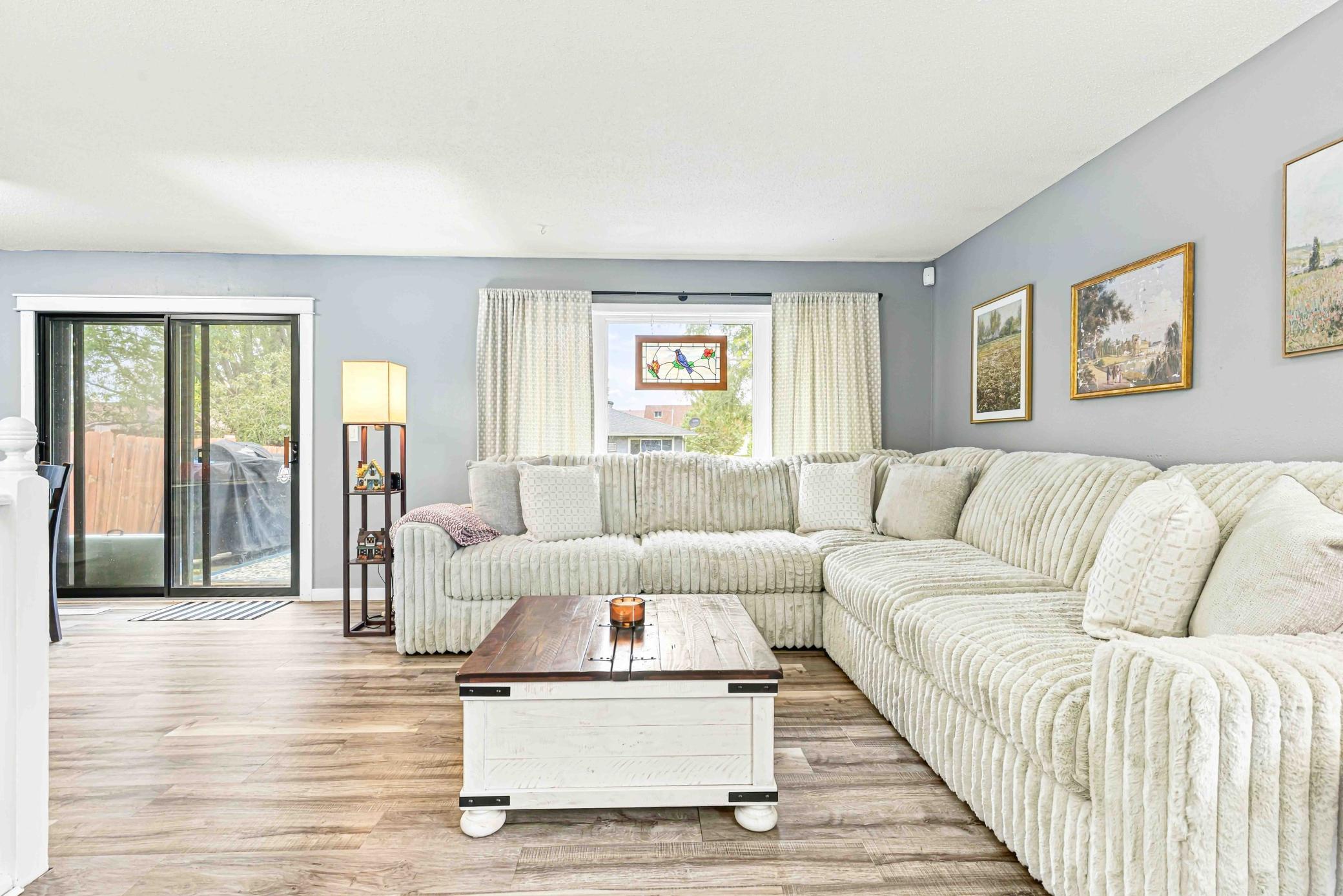 1979 twin home for sale at 1326 35th Avenue S in Moorhead, MN — 5 bed, 2 bath (photo 9 of 34)