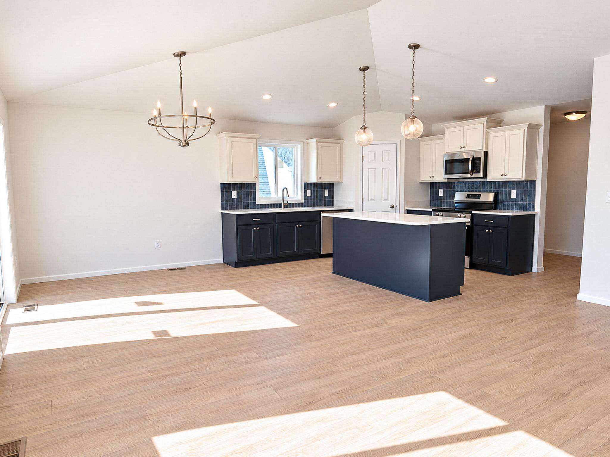 2026 single family home for sale at 6013 80 Avenue S in Horace, ND — 4 bed, 3 bath (photo 2 of 23)