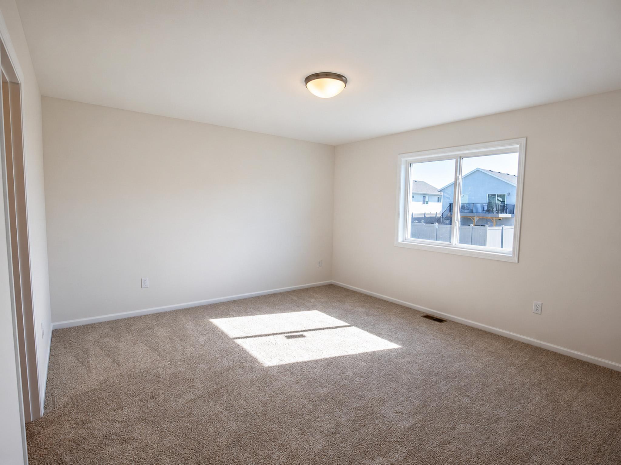 2026 single family home for sale at 6013 80 Avenue S in Horace, ND — 4 bed, 3 bath (photo 13 of 23)