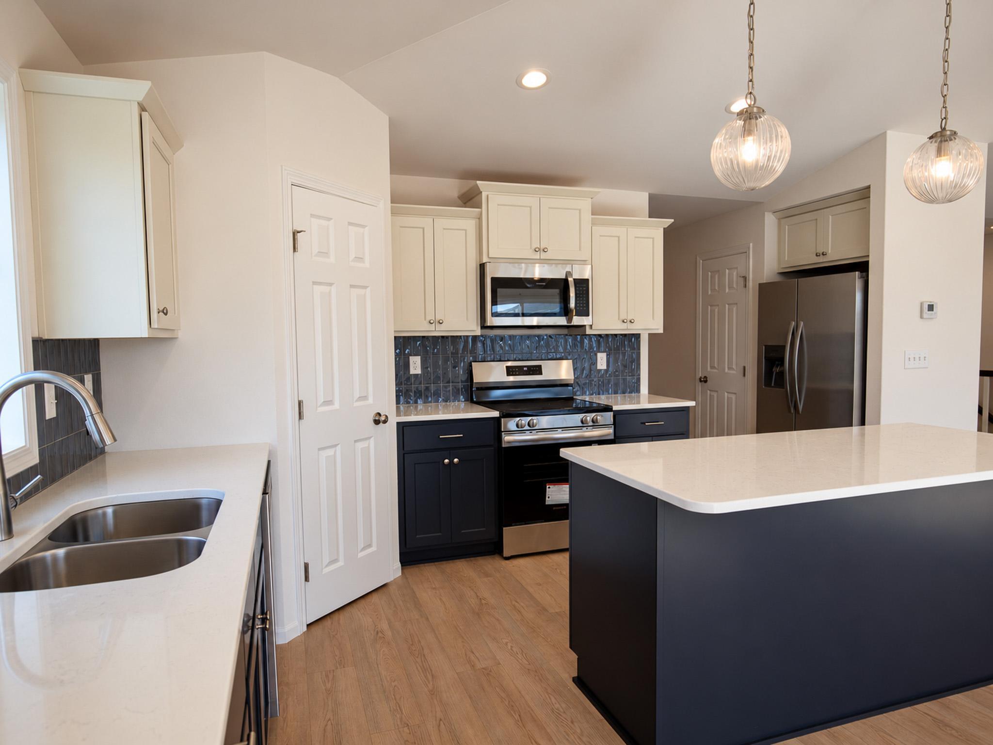 2026 single family home for sale at 6013 80 Avenue S in Horace, ND — 4 bed, 3 bath (photo 8 of 23)