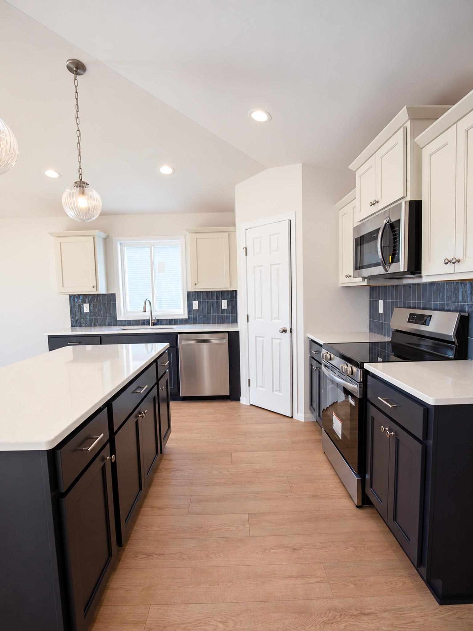2026 single family home for sale at 6013 80 Avenue S in Horace, ND — 4 bed, 3 bath (photo 9 of 23)
