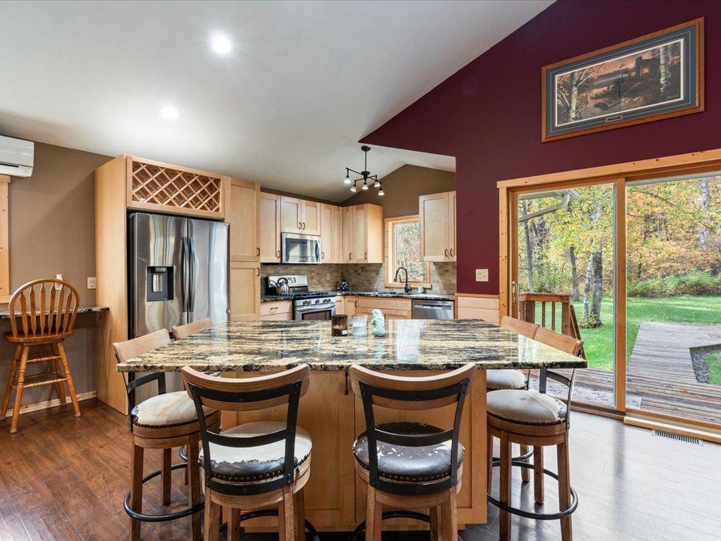 2002 single family home for sale at 31591 Summer Drive in Breezy Point, MN — 3 bed, 2 bath (photo 5 of 28)