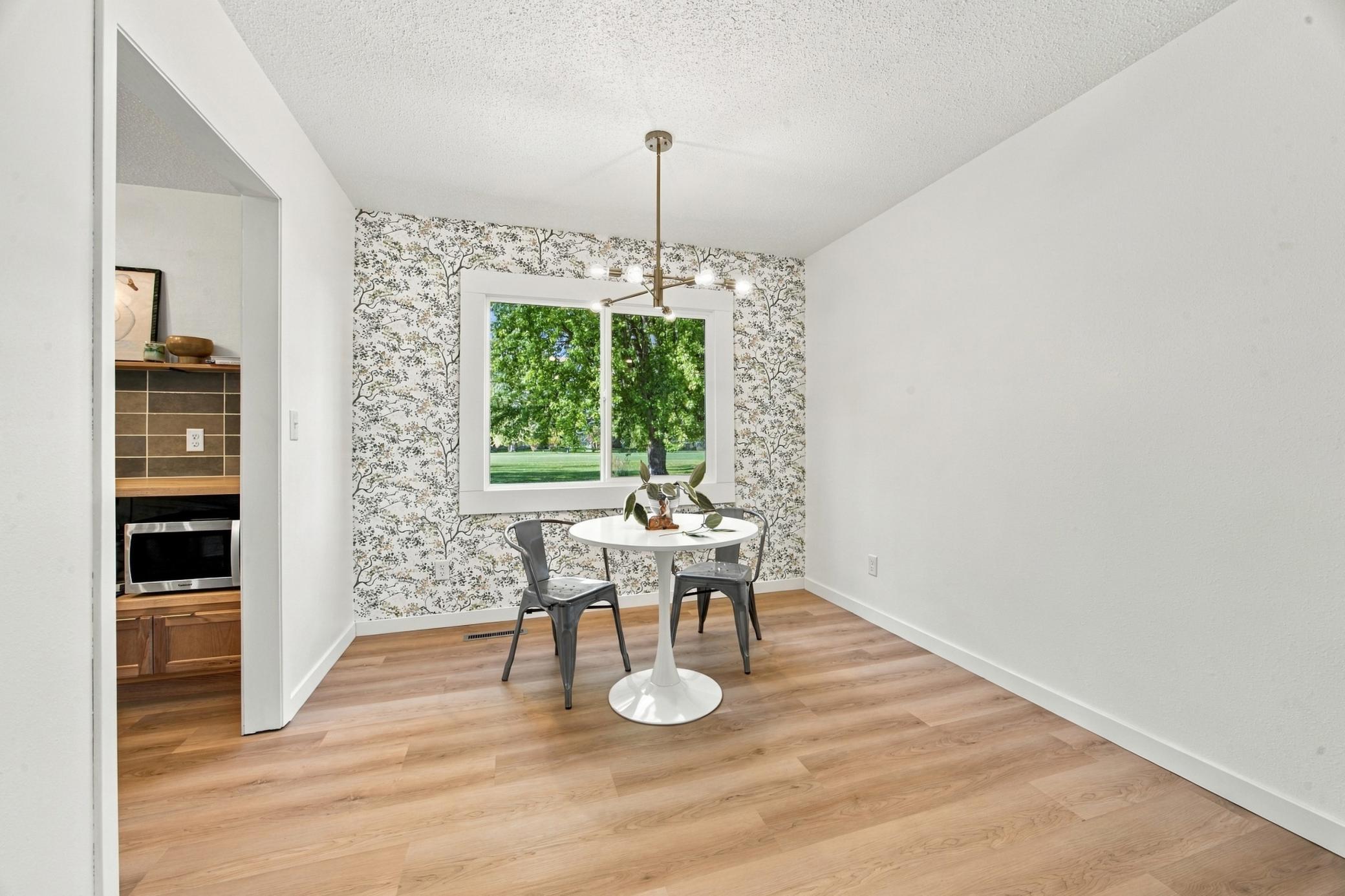 1974 single family home for sale at 2601 Fairway Drive in Moorhead, MN — 4 bed, 3 bath (photo 12 of 40)